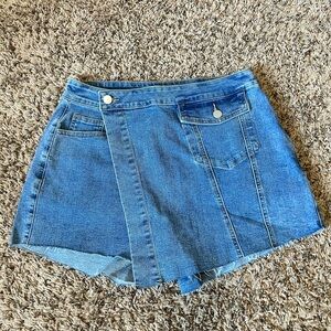 NWOT Jean Skort
